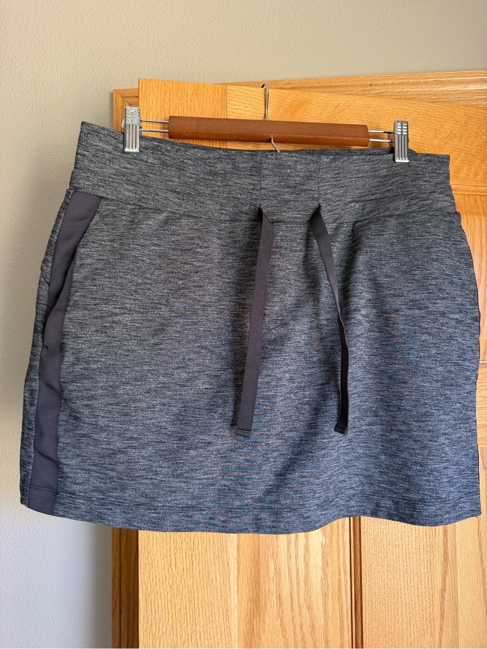 Athleta Metro Downtown Skort Gray Activewear Size Large Golf Tennis Pickleball